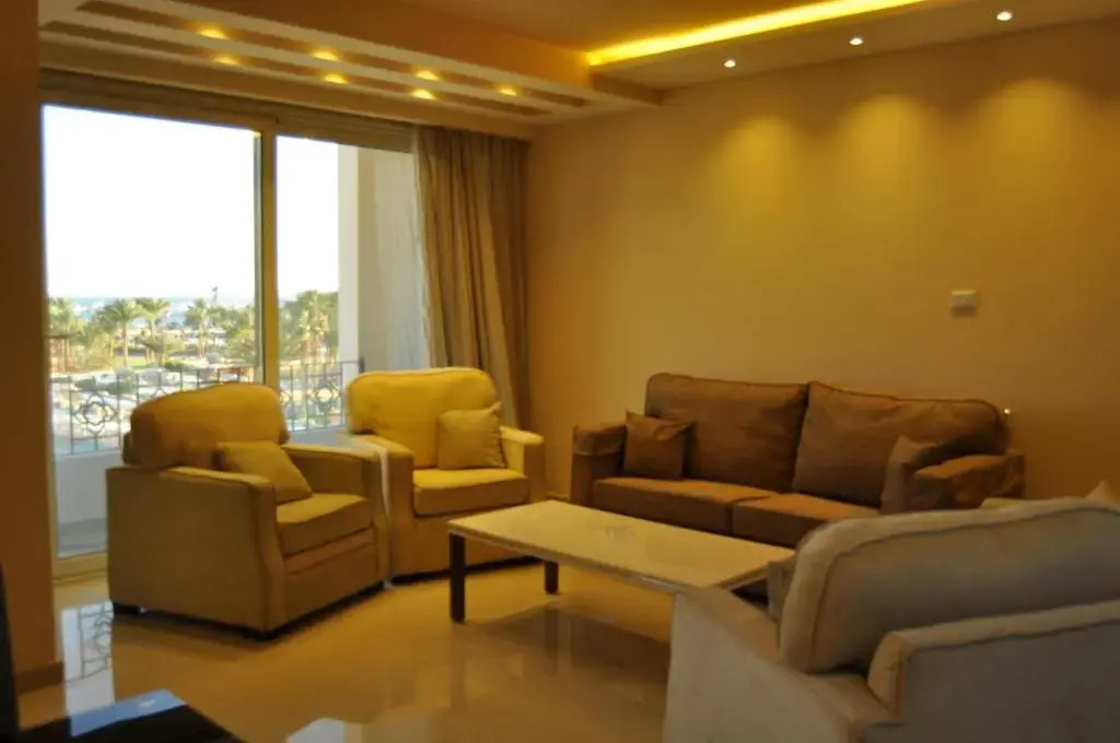 luxury Two bedroom Apartment with sea view