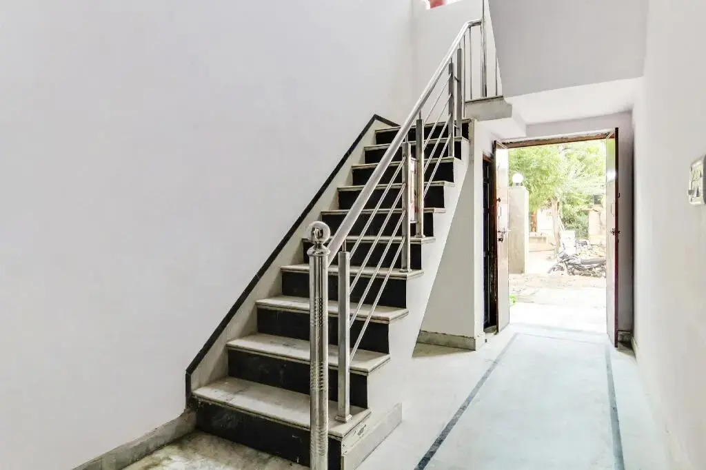 Shri Ganesh Guest House by OYO Rooms