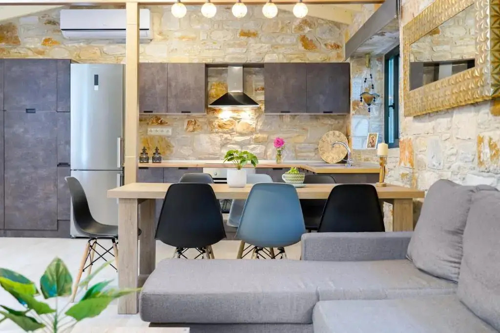 Kastro Stone House