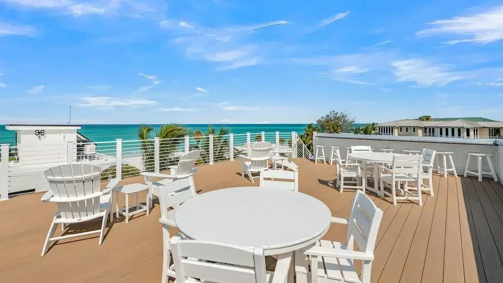 Sandbar Social in Siesta Key