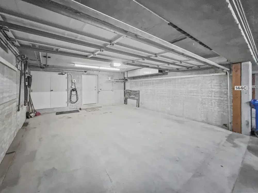 Spacious Town Home, Short Walk to Lifts, Private Hot Tub - 144C by Redawning