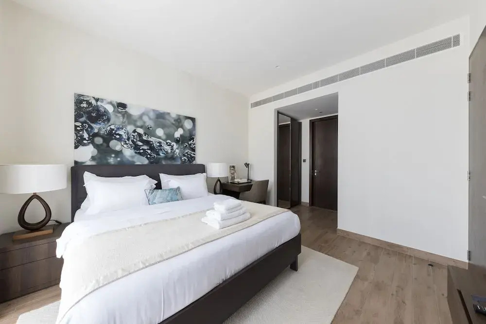 Sunny 2BR at Jumeirah Living Marina Gate