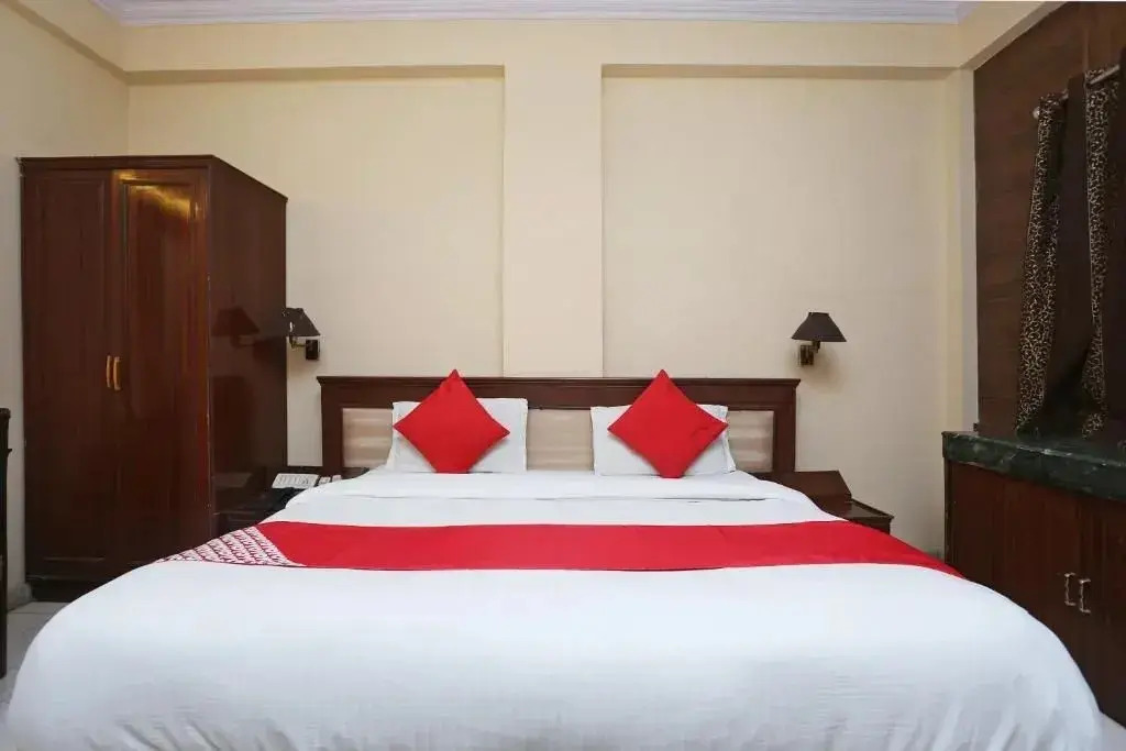 Hotel Nuova By OYO Rooms