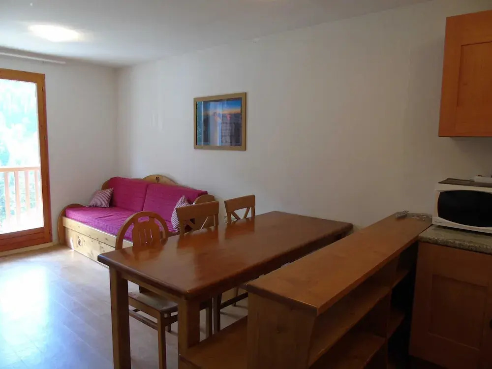 Lou Services Apartment BAA3 LSI 001