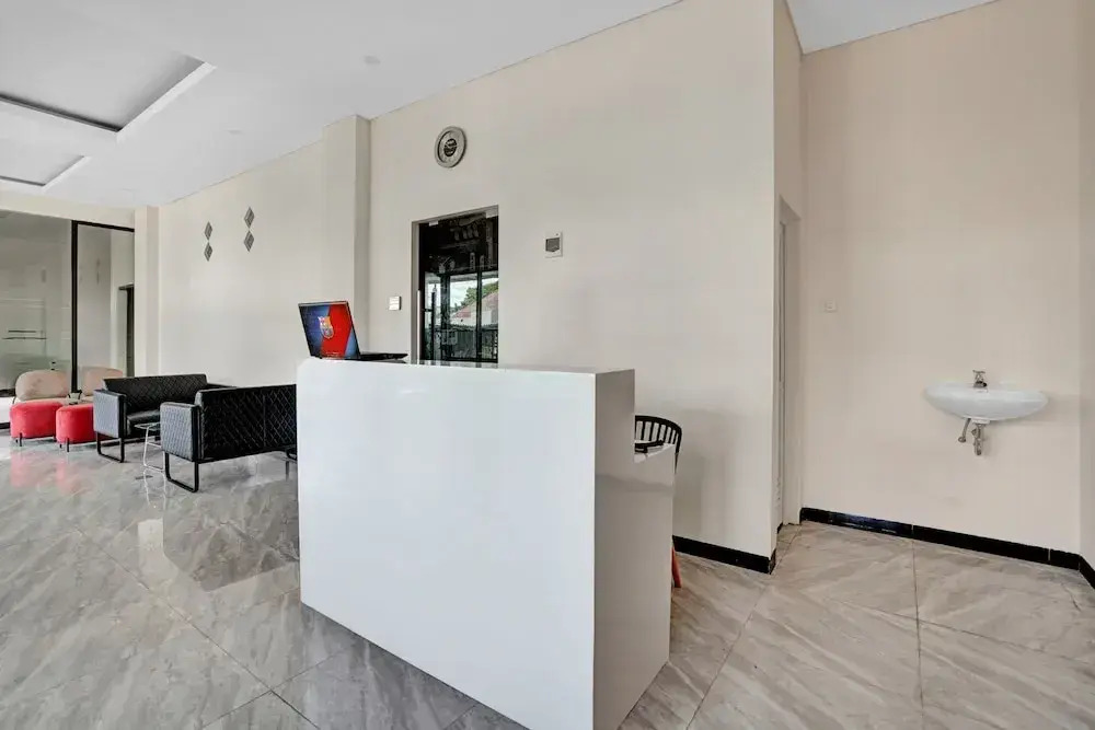OYO Life 90649 Raja Residence Syariah