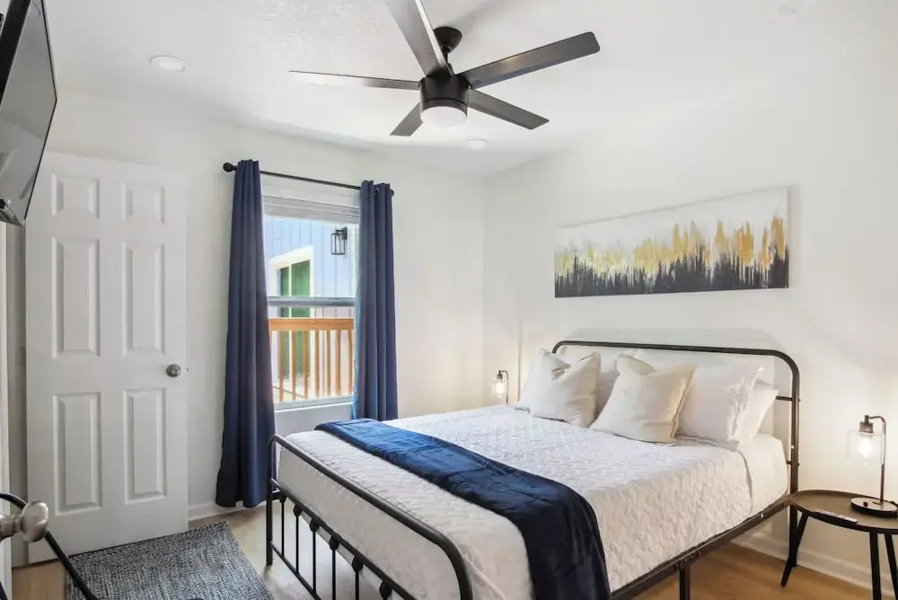 Your Amazing 3BR2BA Downtown Delight