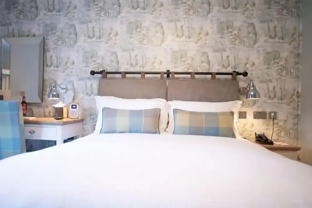 Cromwell Arms Country Pub with Rooms