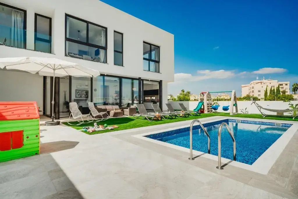SunnyVillas 4BR New Villa Private Pool in Pernera