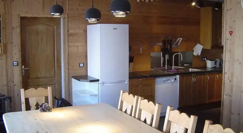 Residence Hameau de Clotaire Alpe dHuez - by EMERALD STAY