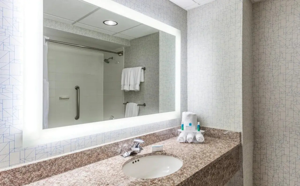 Holiday Inn Express Hauppauge-Long Island by IHG