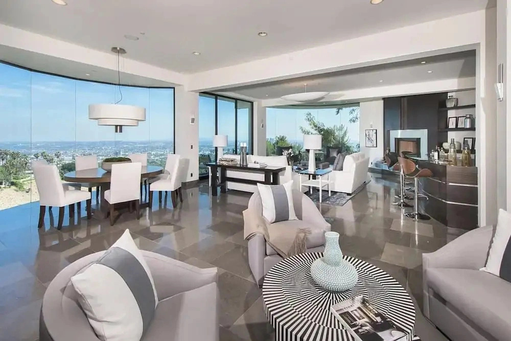 Beverly Crest: Ultra-private BH Retreat w/ Infinity Pool & Skyline Vistas