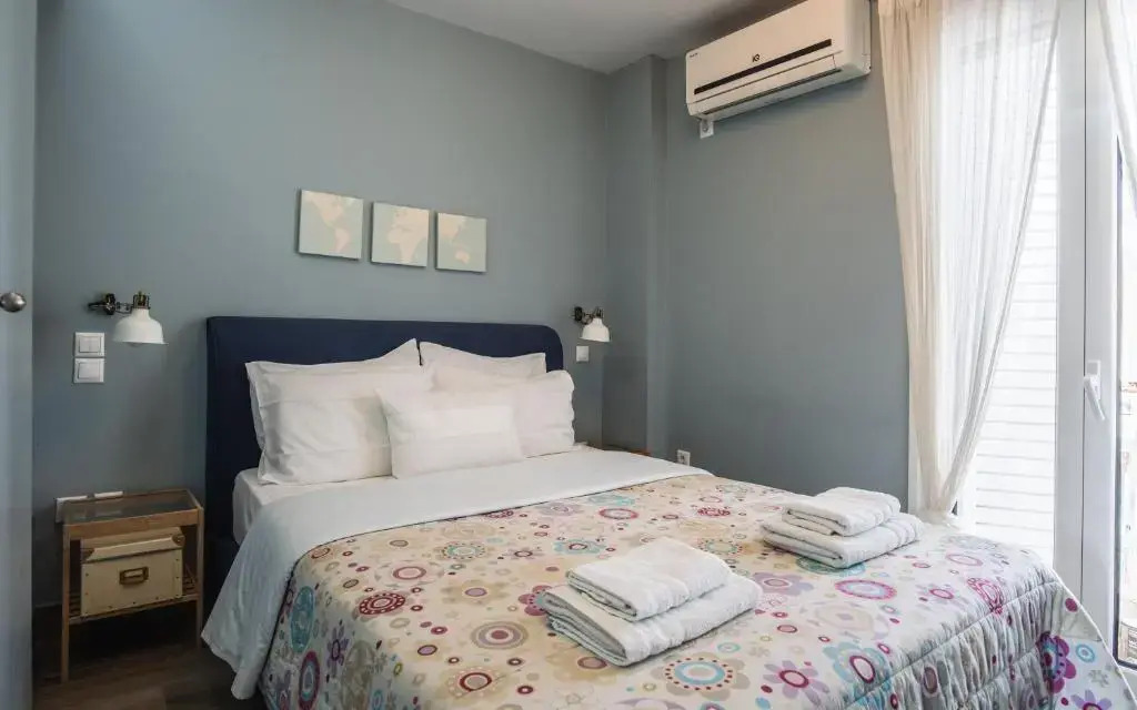 Piraeus Apartment with Endless View