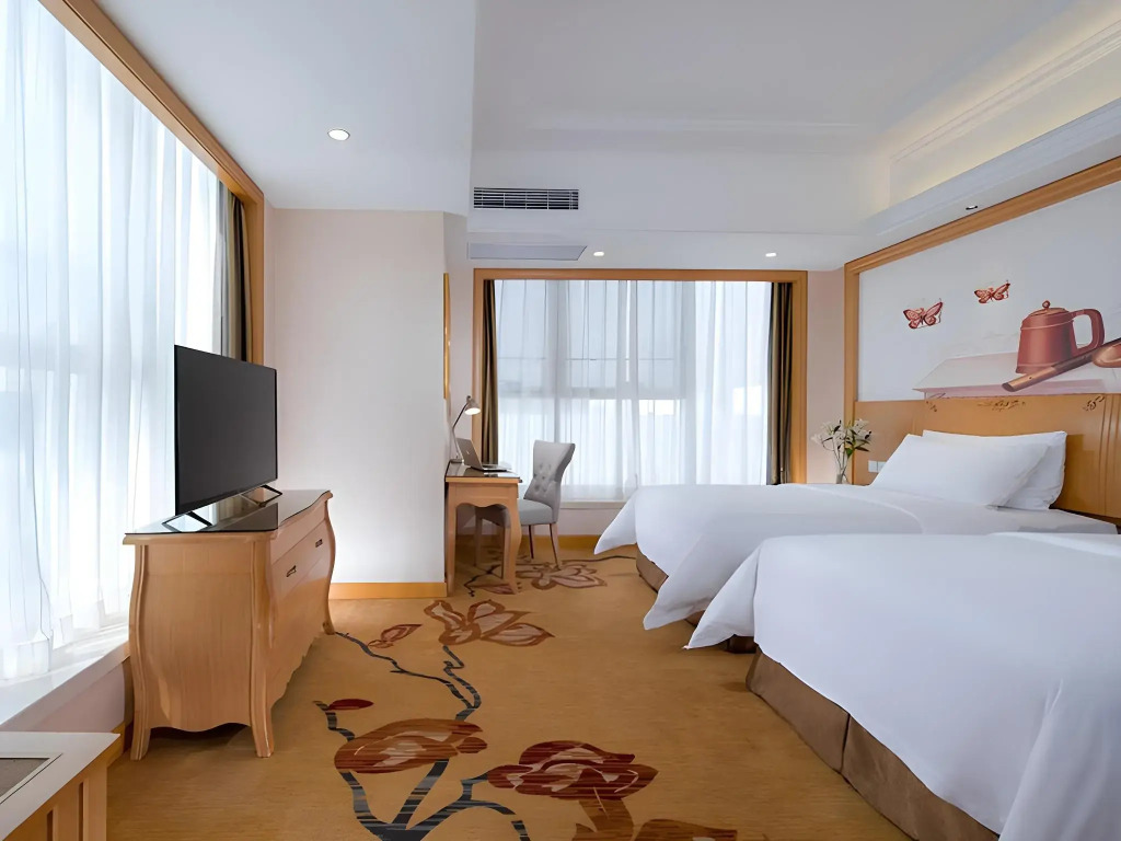 Vienna International Hotel (Yichang East Railway Station)