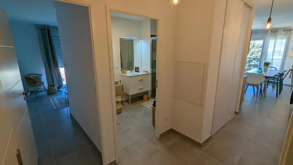 Superbe T2 en résidence avec piscine et parking