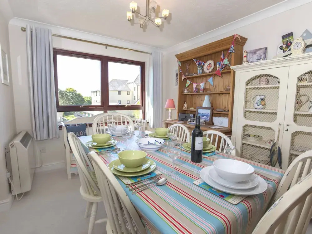 2 Tanworth House