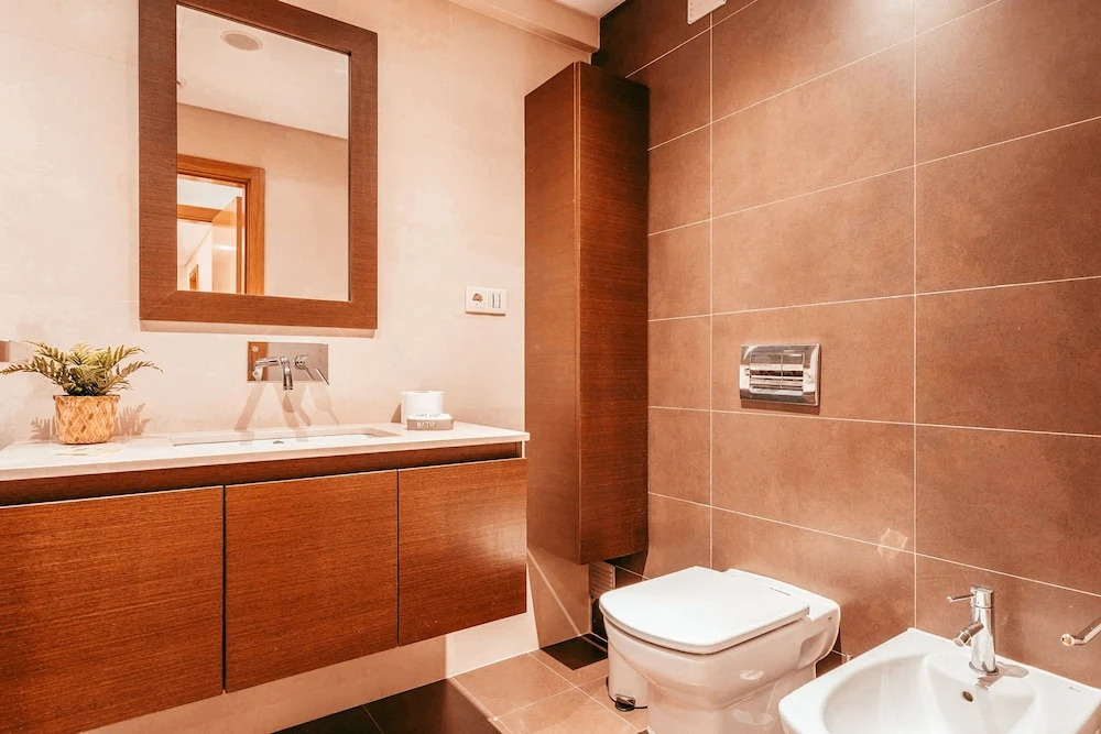Modern Elegant 2 Bedroom in Amadora by GT House