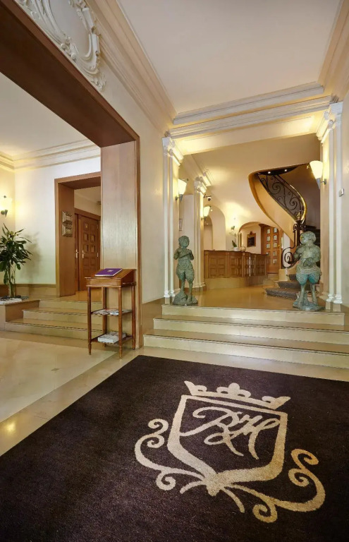 Hôtel Vernet Champs Elysées Paris