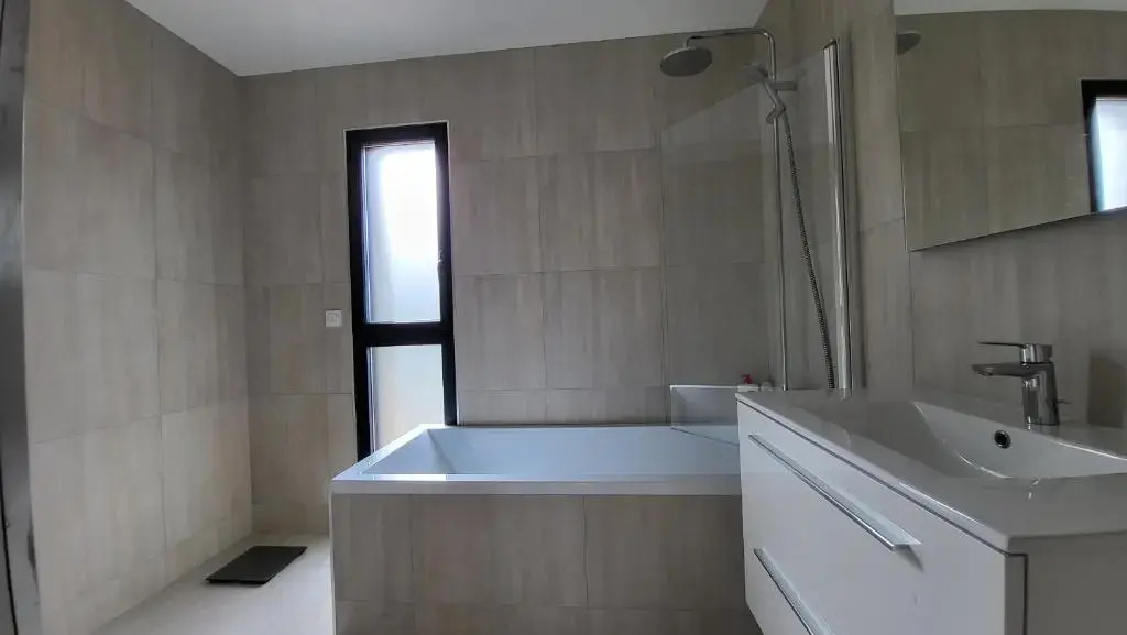 Villa avec piscine privée à 400m de la plage - 4 chambres