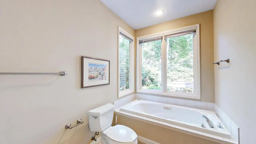6 Flagg Dr