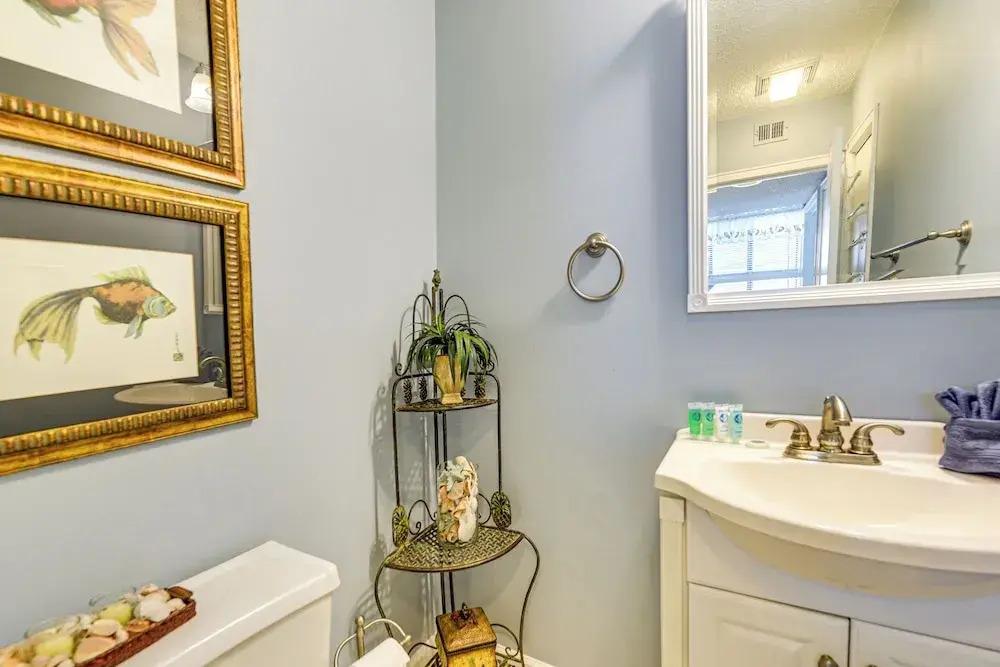 Myrtle Beach Condo Near Ocean: 1 Mi to Apache Pier