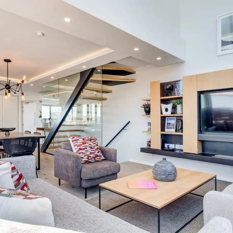 Incredible Penthouse w City Mountain Views Belle Vue Penthouse