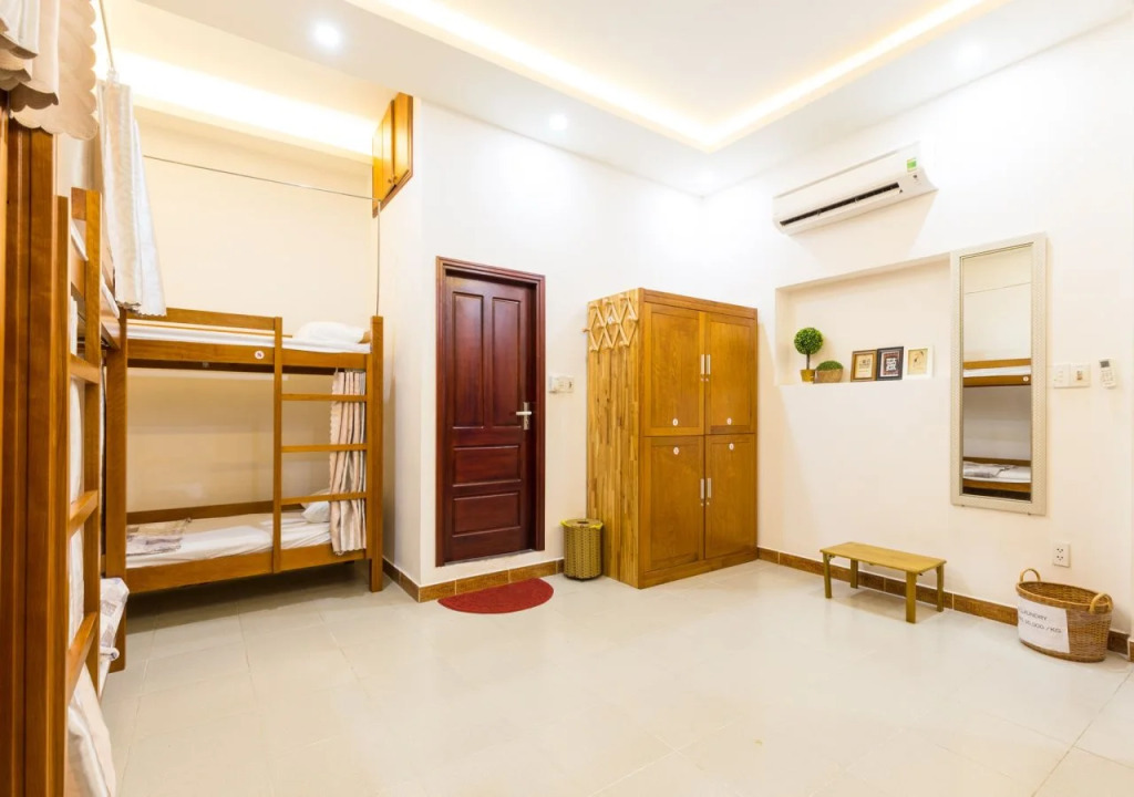 Hachi Hostel