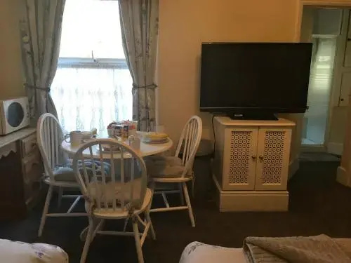Oak Tree Guest House