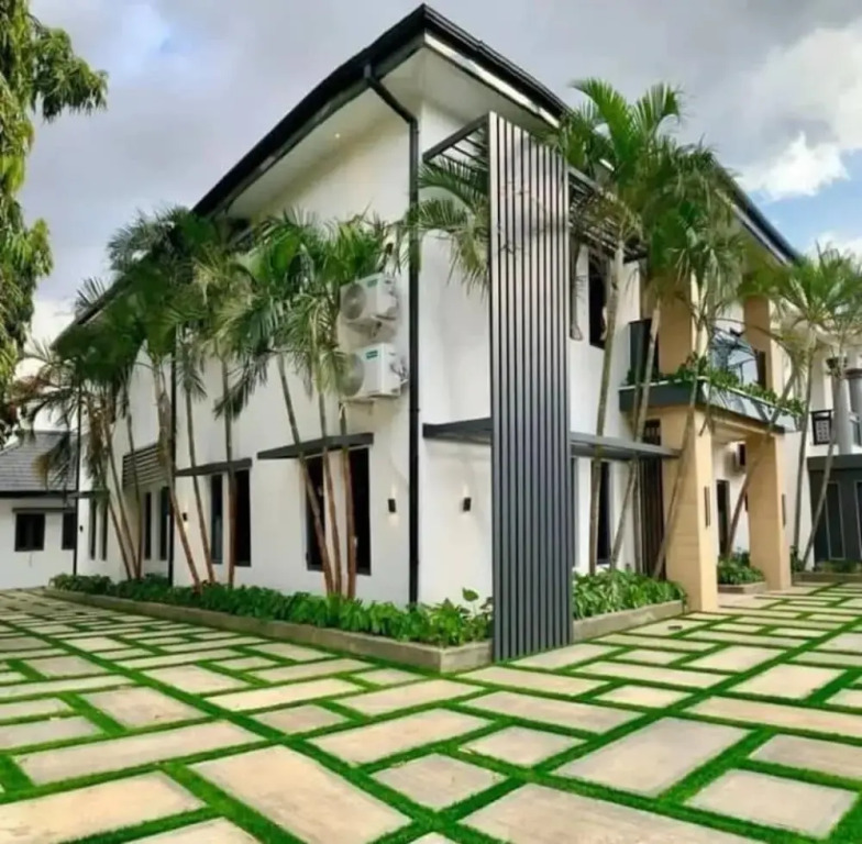 Eagles Hotel And Apartment