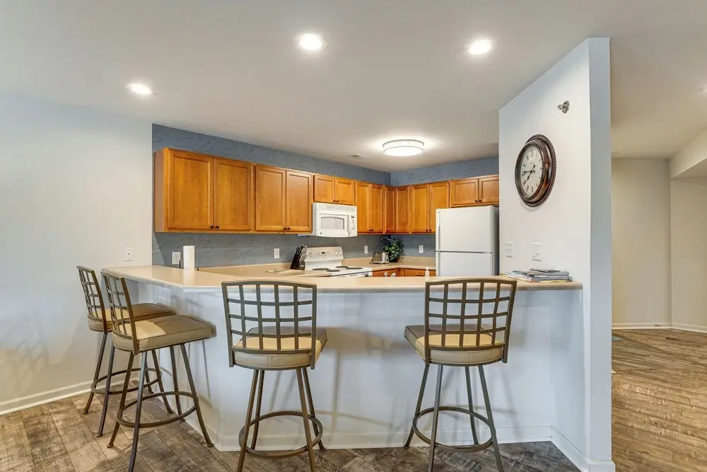 Waterfront Balcony! Condo on Lake of the Ozarks