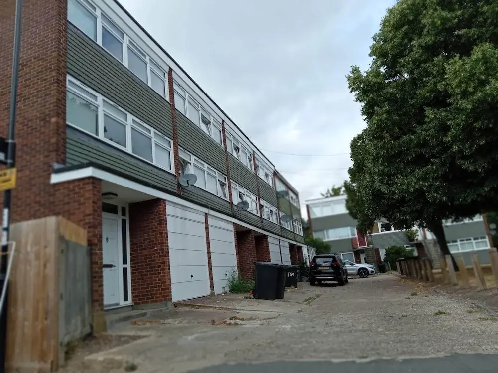 Lovely 1 Bedroom Flat 5 Minutes Walk From Station