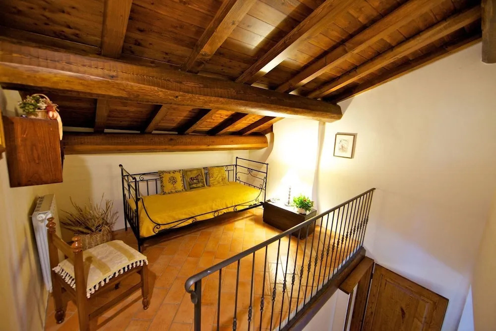 Wonderful private villa for 10 people with private pool, WIFI, TV, terrace, pets allowed and par...