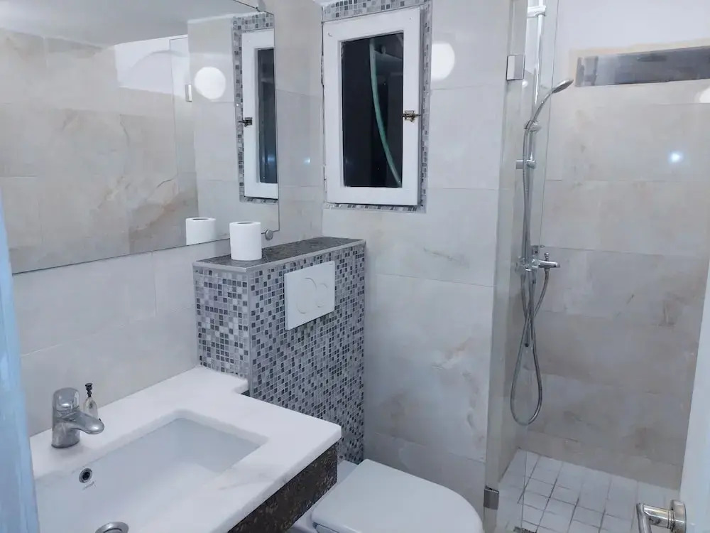 Large Studio/family Apartment