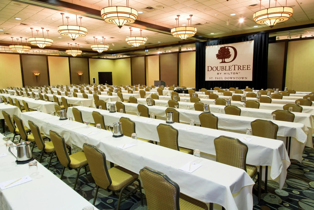 DoubleTree by Hilton St Paul Downtown