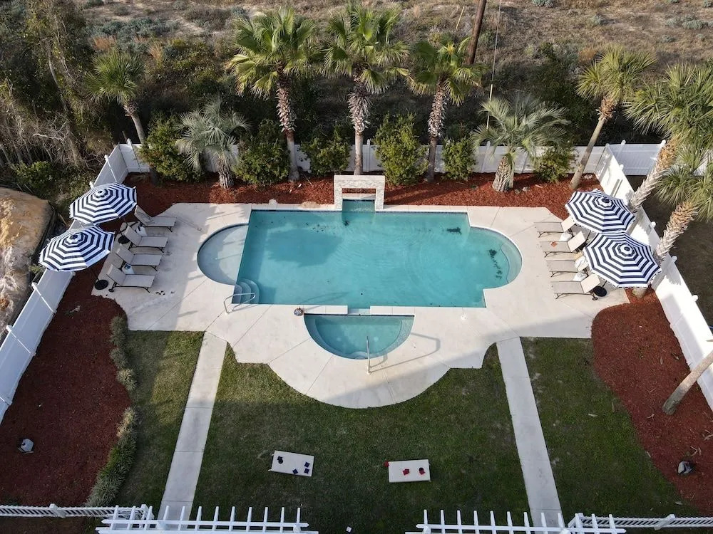 Destin Group Getaway Hot Tub, Pool, Ping Pong 2 Blocks to Beach Seacrest