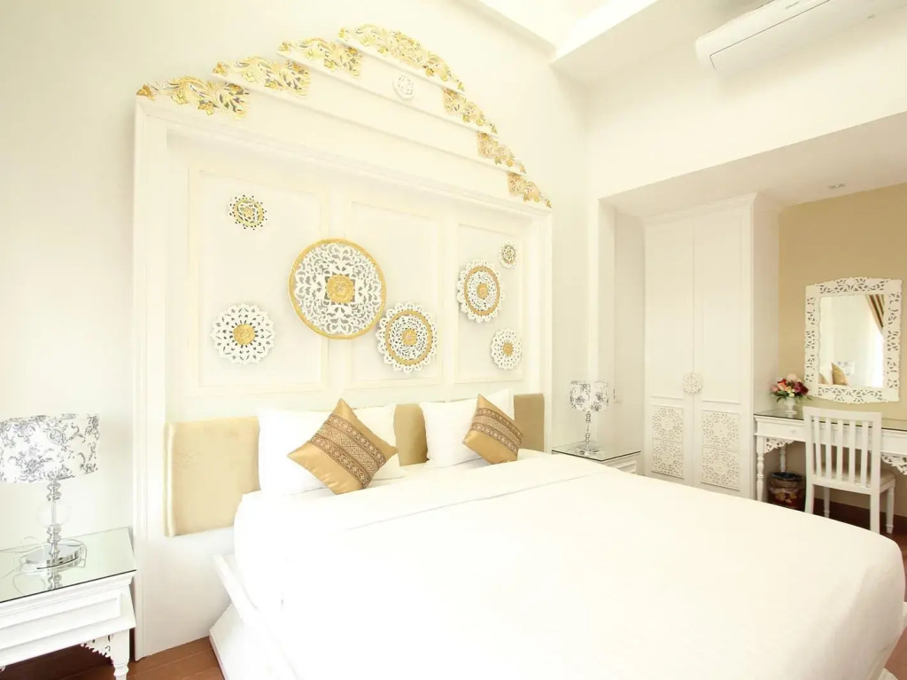 Ratchiangsaen Flora House