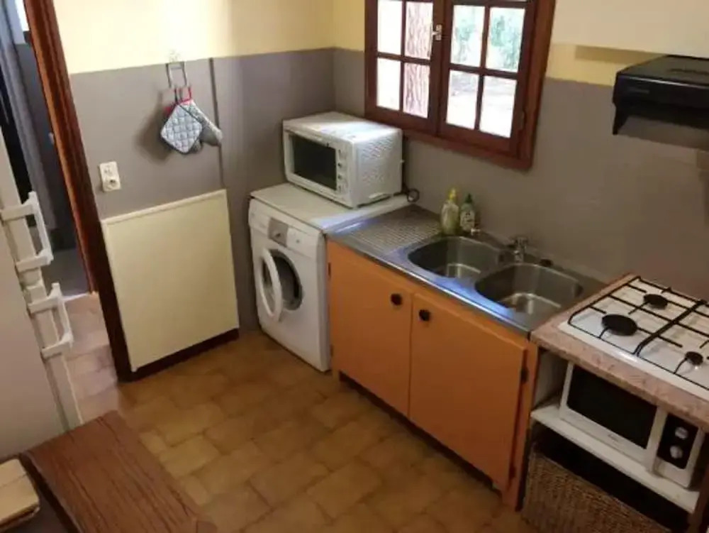House with 3 Bedrooms in Lecci, with Enclosed Garden And Wifi