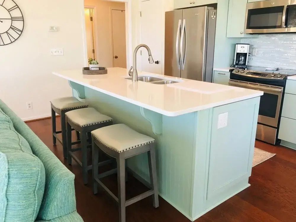 Holden Hideaway 2 Bedroom Condo by RedAwning
