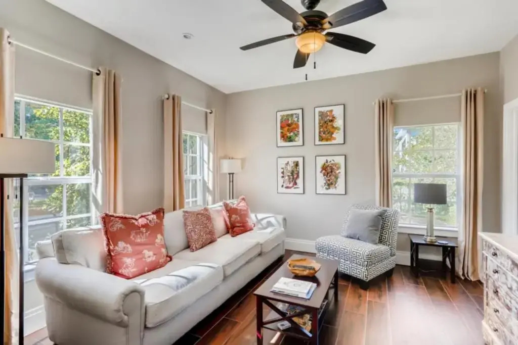 Buttercup 3bd 3ba Sleep 7 on Quiet Street