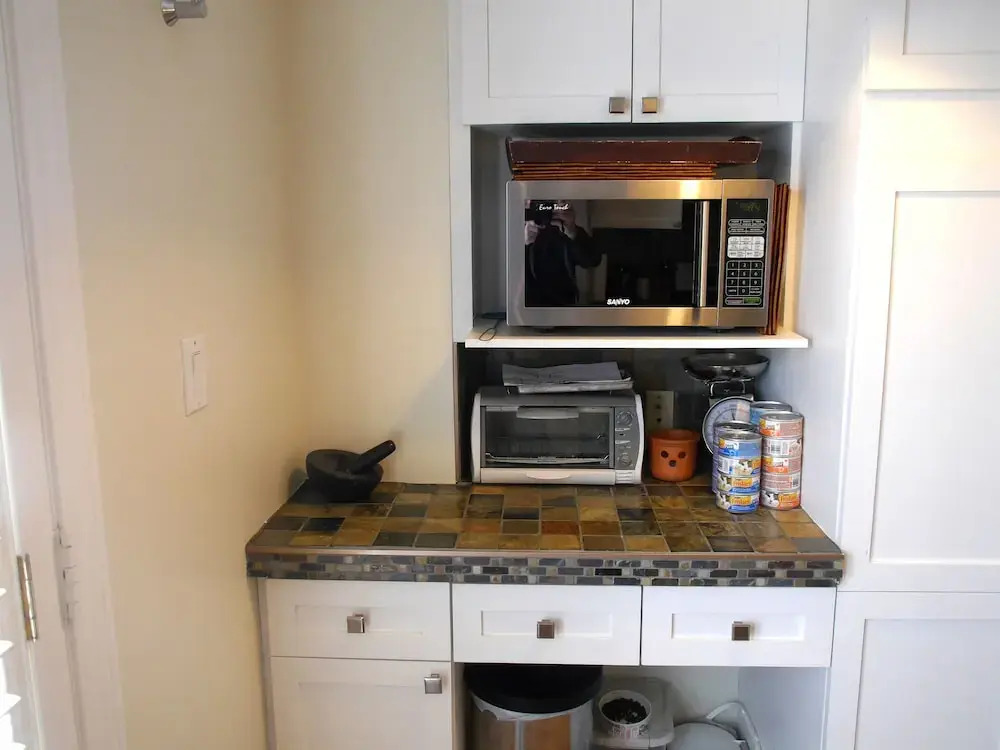 Newly Renovated 3BR Town Home