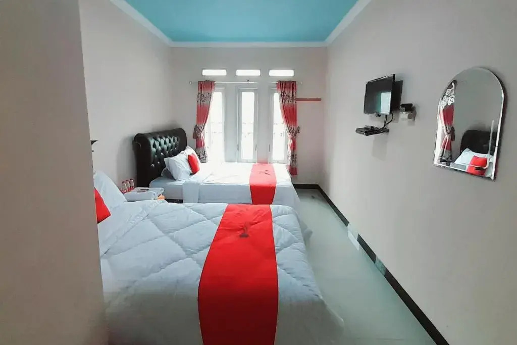 RedDoorz Syariah near Komplek Candi Arjuna Dieng 2