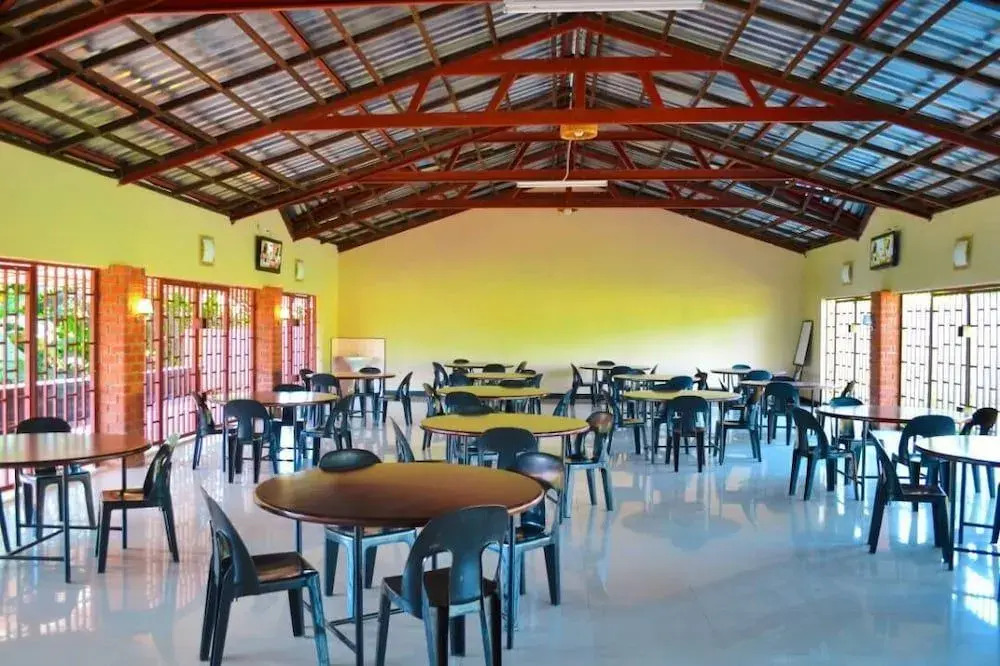 Decha Guest Lodge