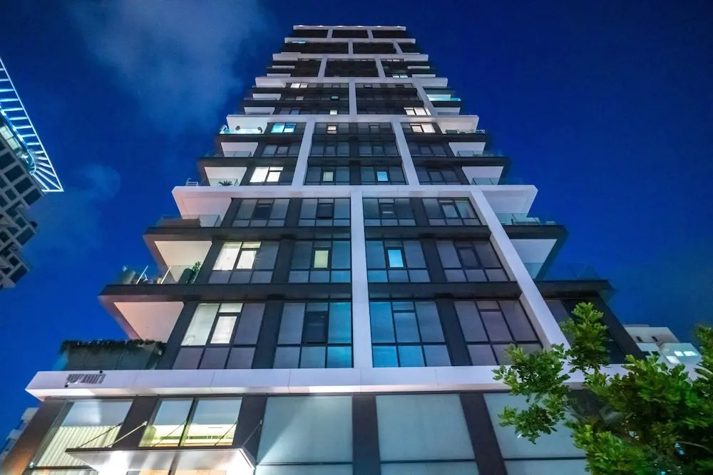 Luxury Beachfront Apartment by Airsuite