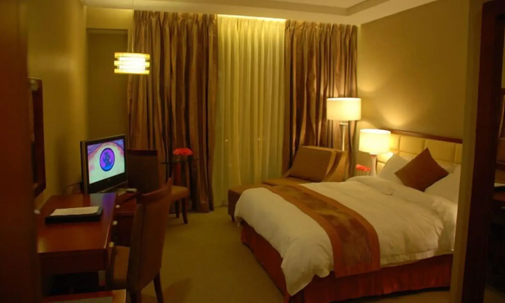 The Avenue Plaza Hotel