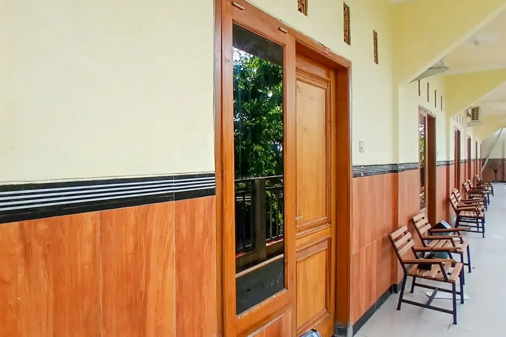 RedDoorz at Dien Homestay Syariah Alun-alun Pasuruan