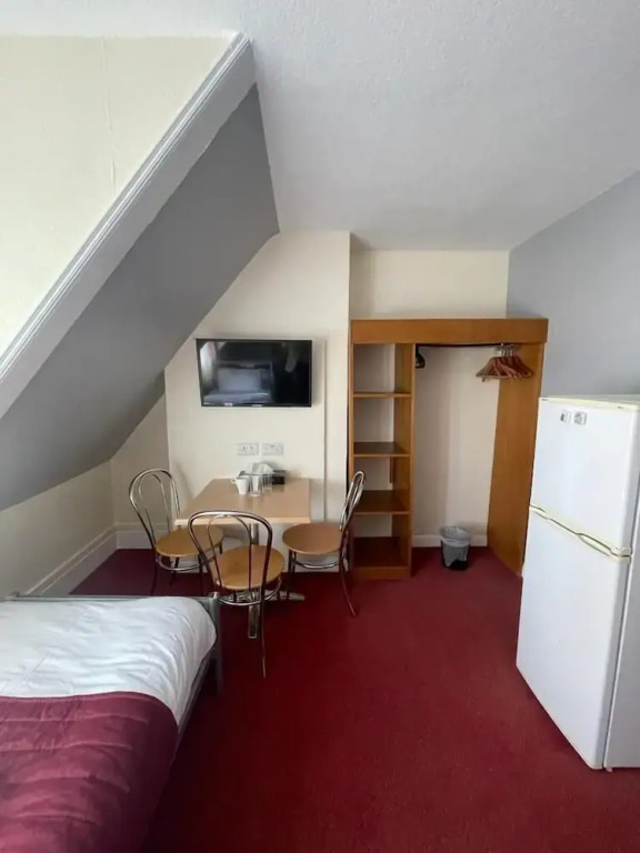 ST NICHOLAS HOTEL
