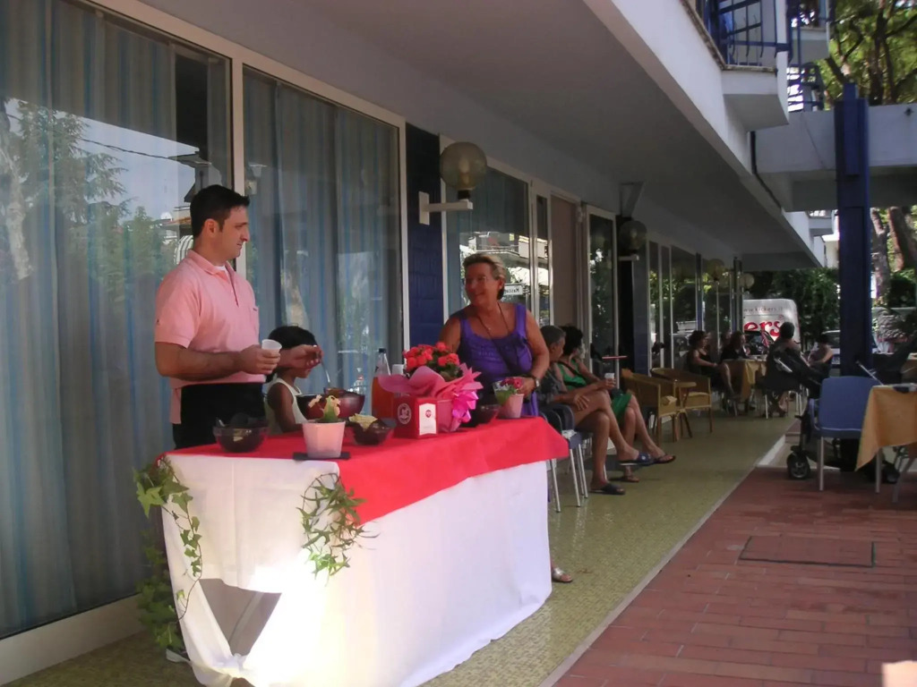 Hotel Canasta