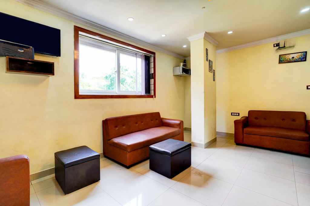 Super Townhouse MG Road Near Commercial Street