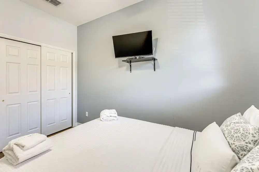 2 Mi to Wdw: Townhouse w/ Patio & Pool Access