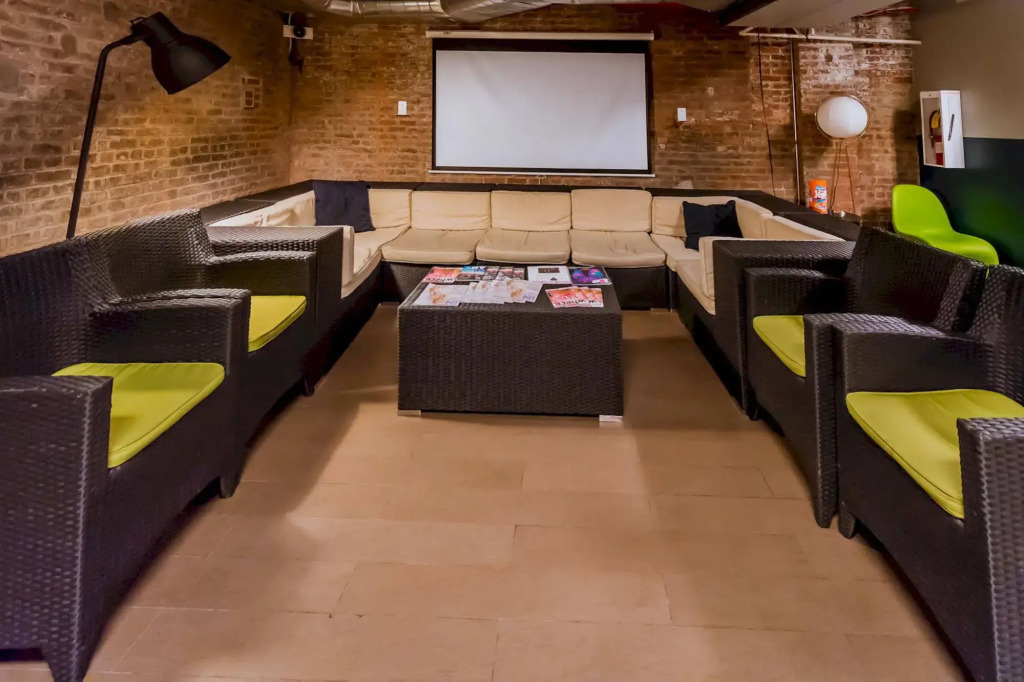 Q4 Hotel and Hostel