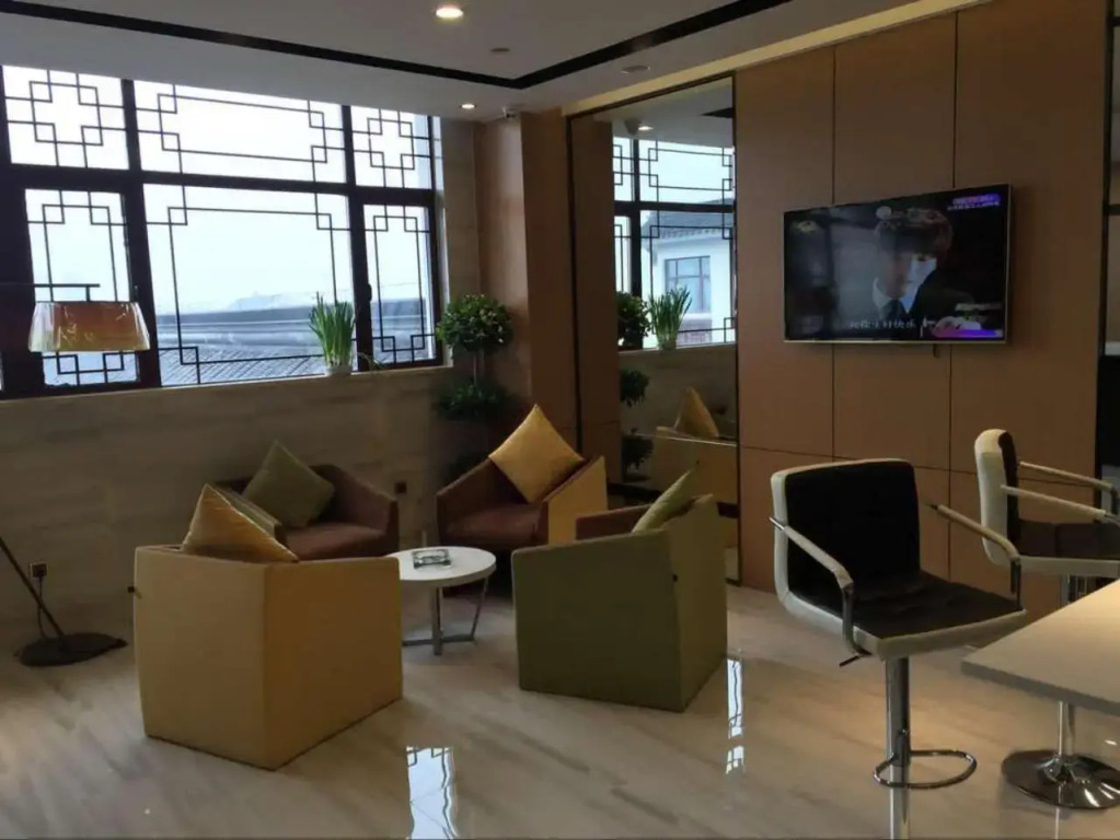 Suzhou Luzhi Riverside Inn Hostel
